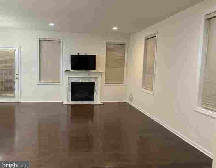 TOWNHOUSE FOR RENT