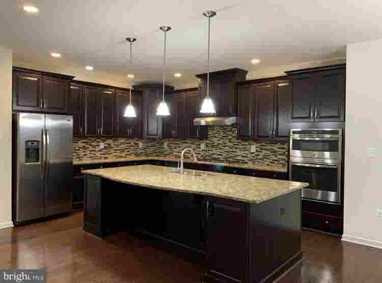 TOWNHOUSE FOR RENT