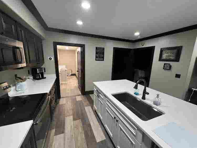 Furnished apt w/utilities