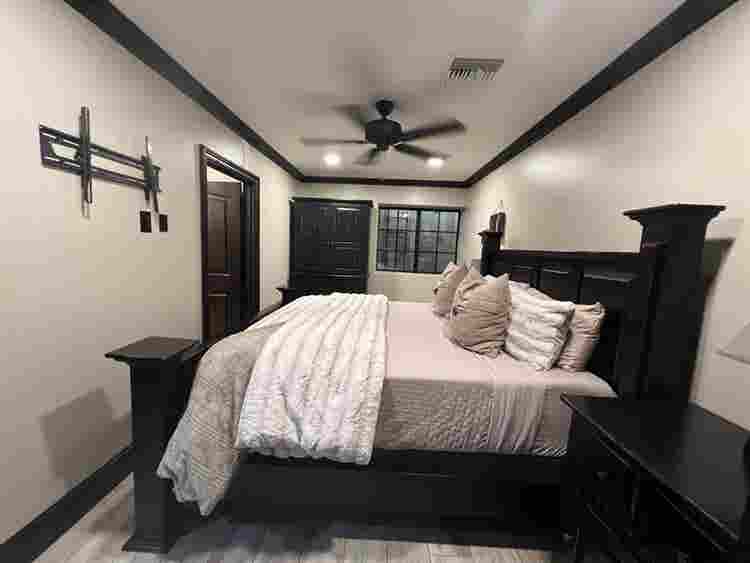 Furnished apt w/utilities
