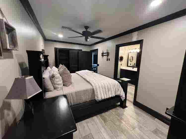 Furnished apt w/utilities