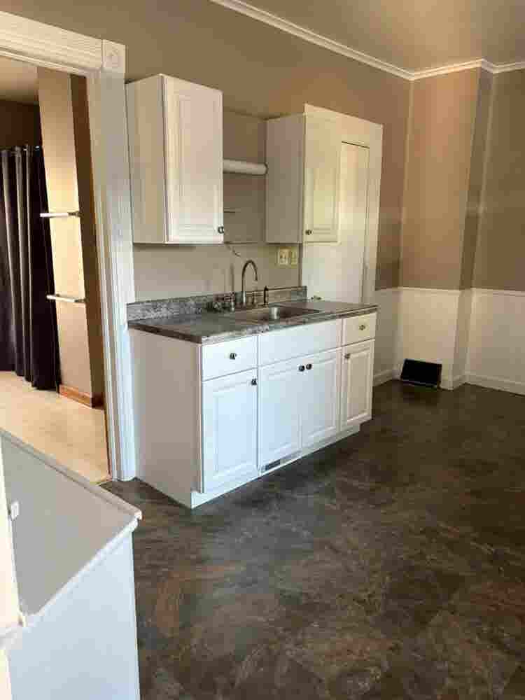 Looking for second bedroom roommate