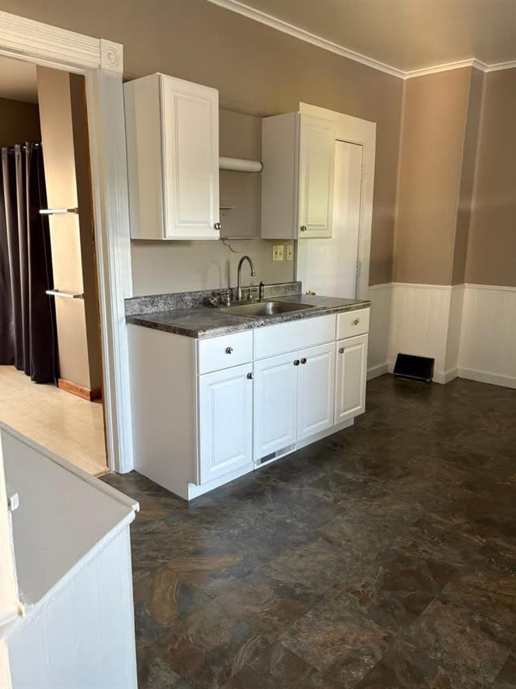 Looking for second bedroom roommate