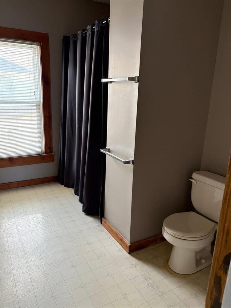 Looking for second bedroom roommate