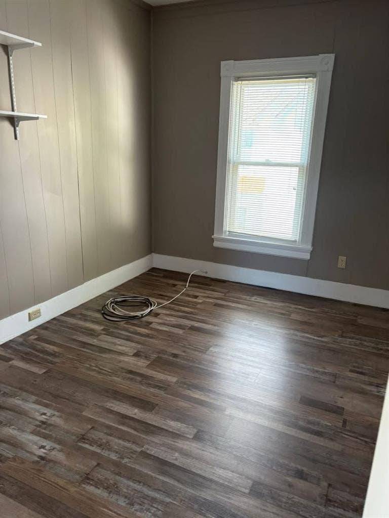 Looking for second bedroom roommate