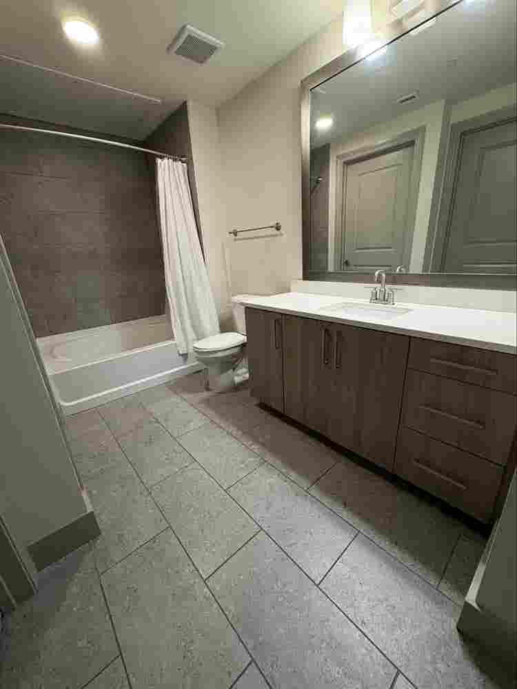 BA Luxury High-Rise Uptown