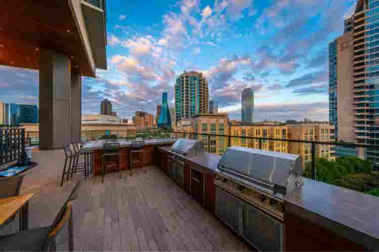 BA Luxury High-Rise Uptown