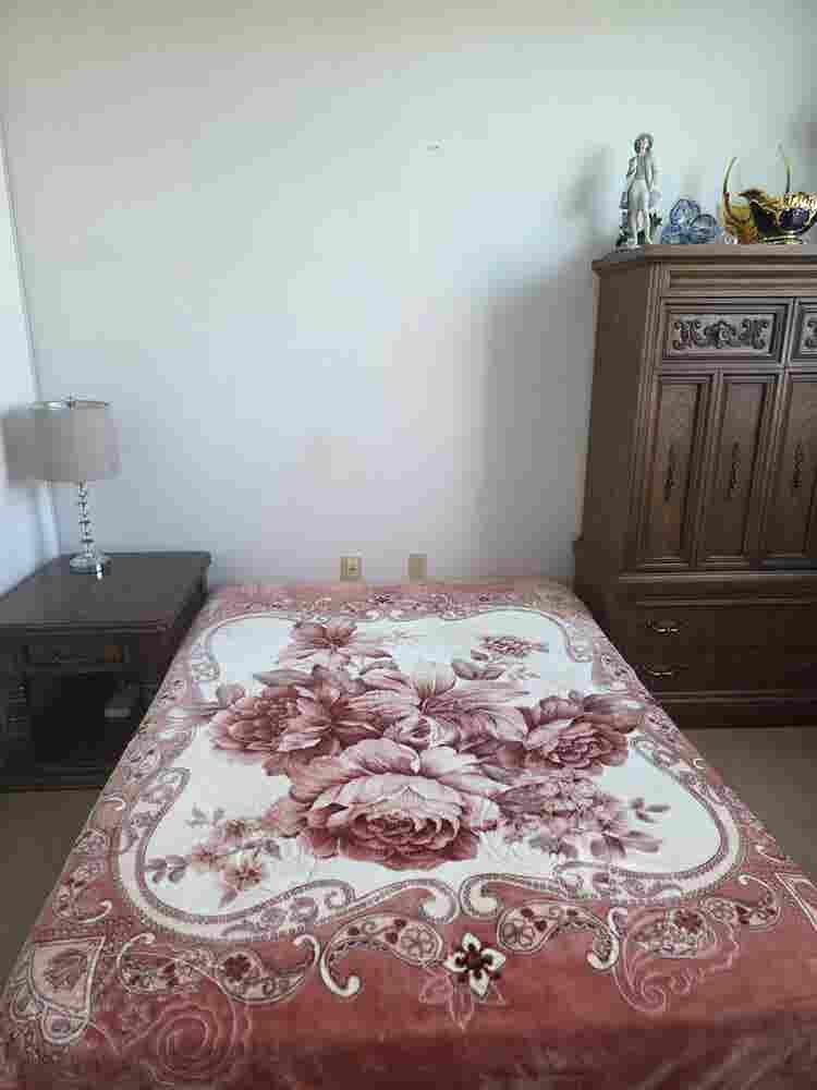 1 room plus parking