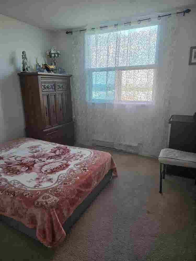 1 room plus parking