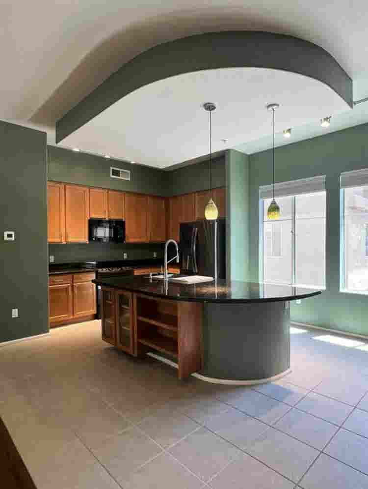 Private BD & BA in Beautiful Condo