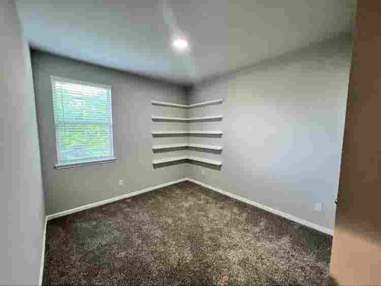 Single family home with 3 bedrooms