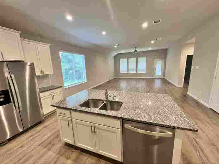 Single family home with 3 bedrooms