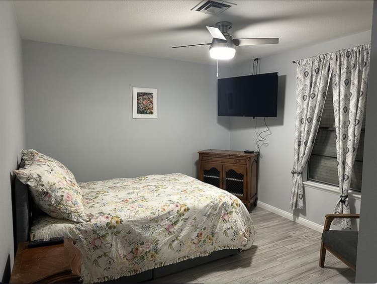 Room For Rent (Furnished)