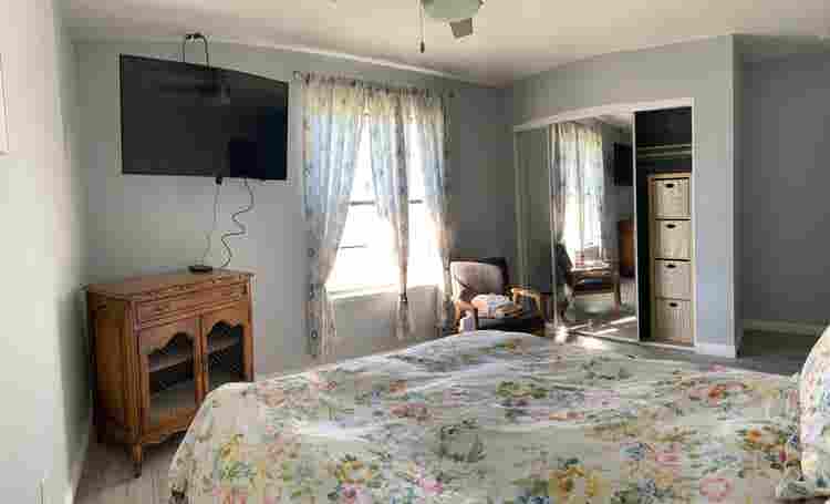 Room For Rent (Furnished)