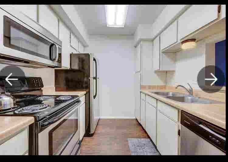 Huge room with walk in closet