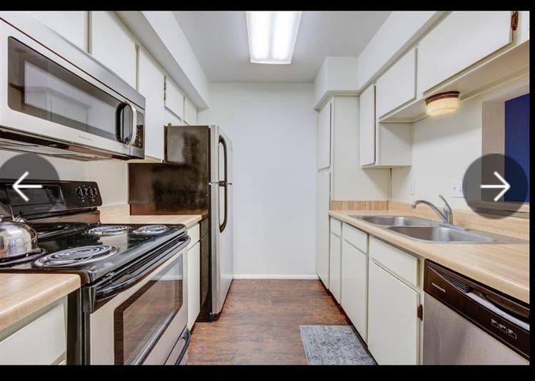 Huge room with walk in closet
