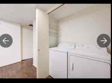 Huge room with walk in closet