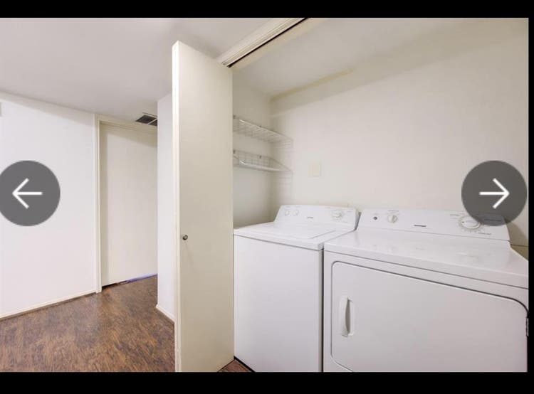 Huge room with walk in closet