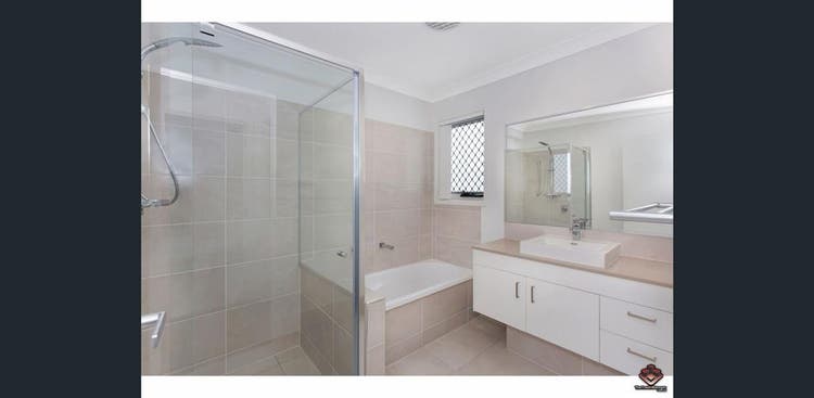 Townhouse to share in Nudgee