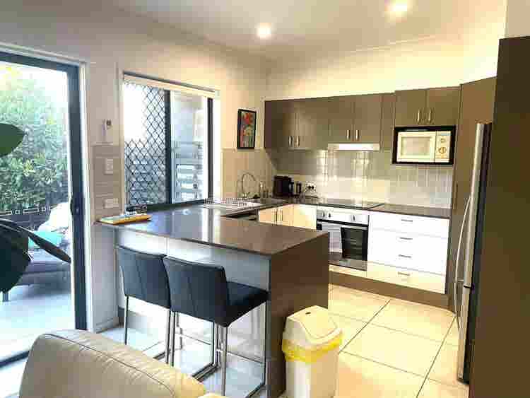 Townhouse to share in Nudgee