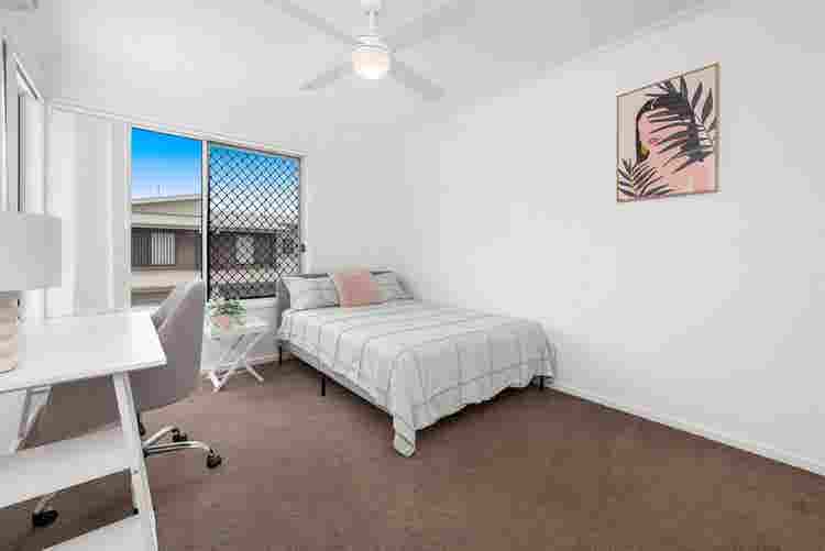 Townhouse to share in Nudgee