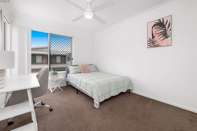 Townhouse to share in Nudgee