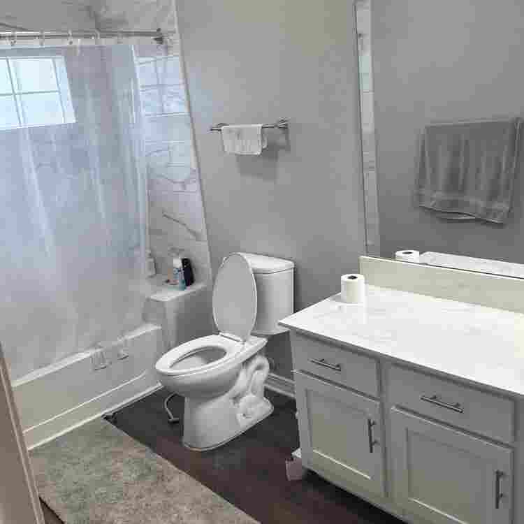 Roommate needed now!!