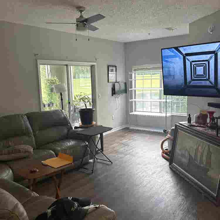 Roommate needed now!!