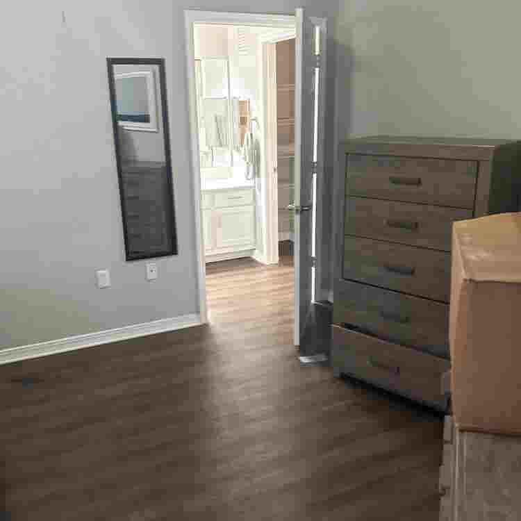 Roommate needed now!!