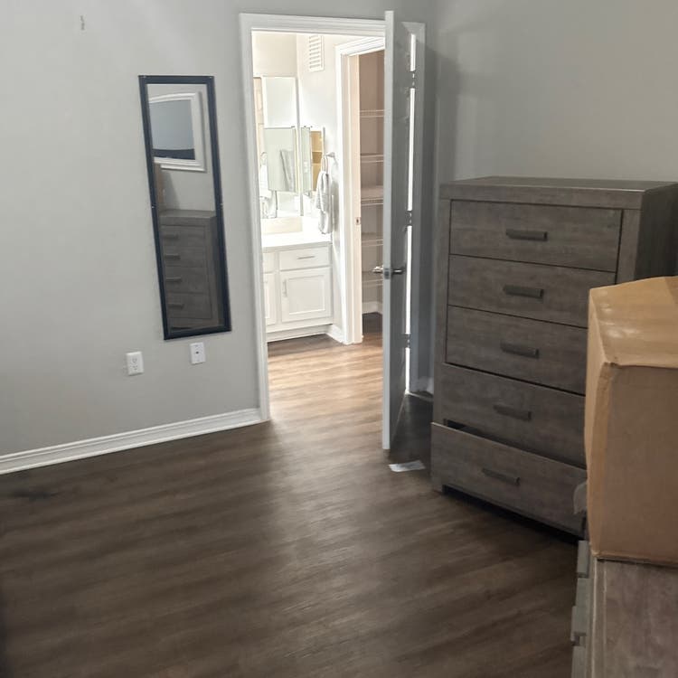 Roommate needed now!!