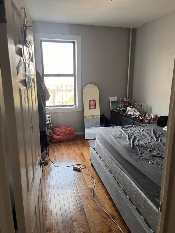 Room For Rent Belmont Bronx