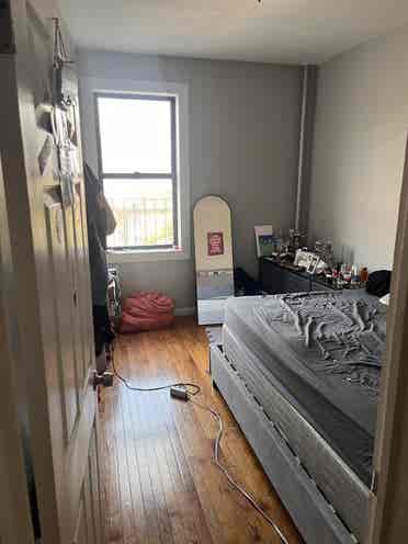 Room For Rent Belmont Bronx