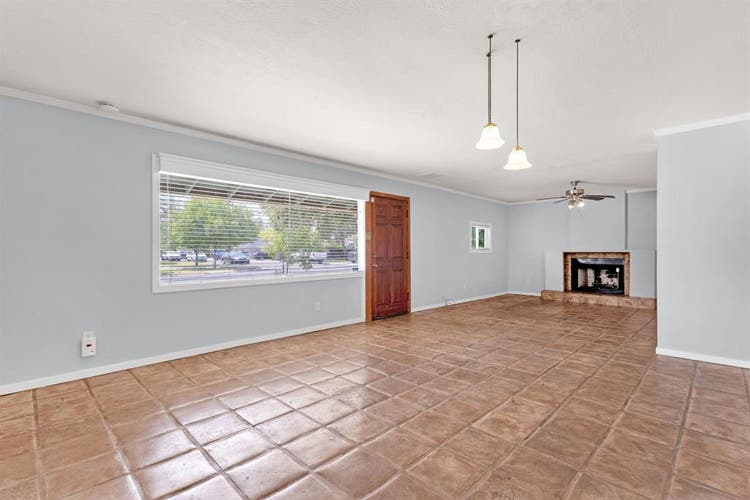 3 BEDROOM PLUS STUDIO IN TEMPE, AZ