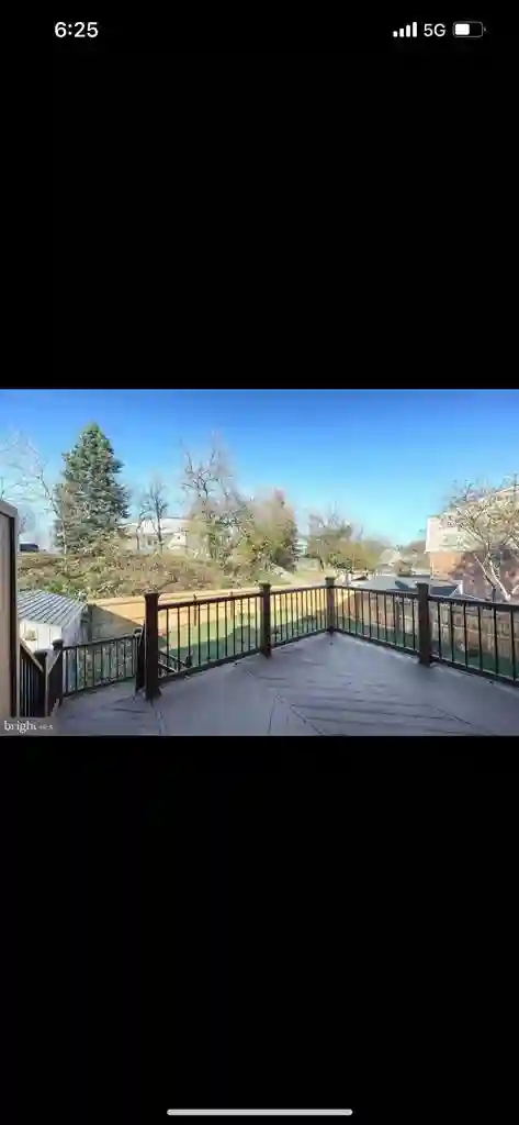 Looking for a Roomate