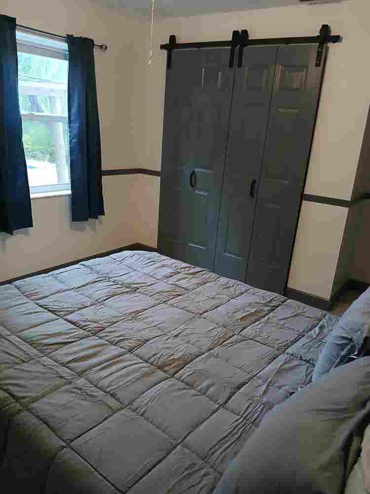Room in The Acreage $ per mo