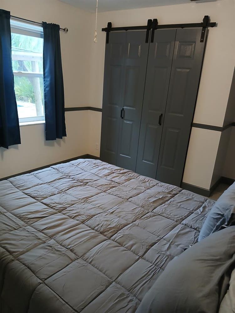 Room in The Acreage $ per mo