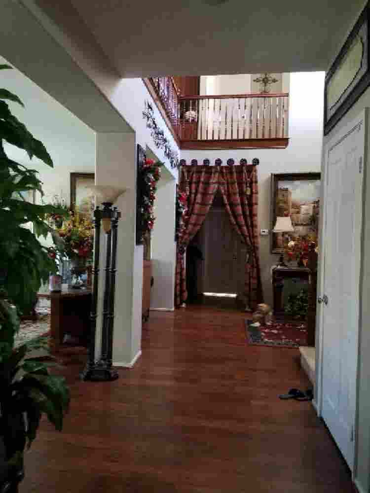 Room—4 Rent