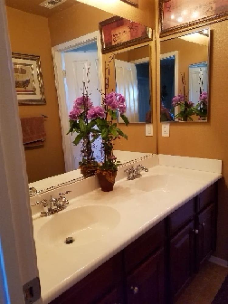Room—4 Rent