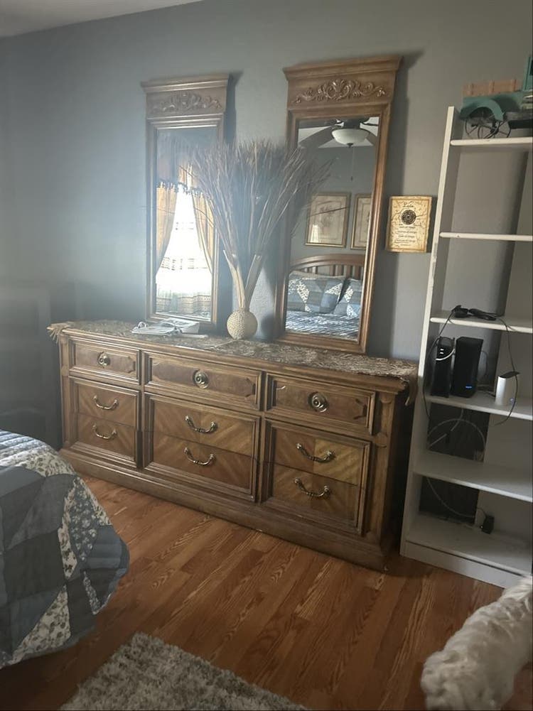 Room—4 Rent