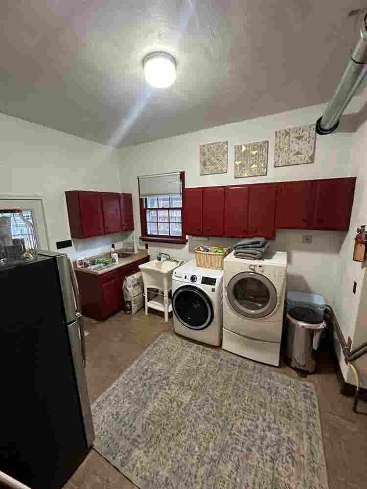 Waterfront home (room for rent)