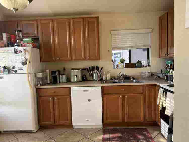 Open Room in three bedroom Condo!
