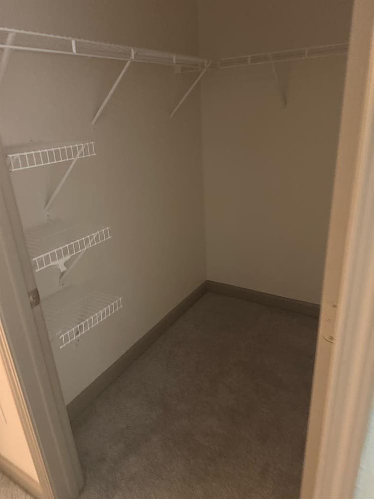 Private room/w bath
