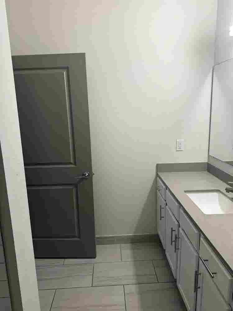 Private room/w bath