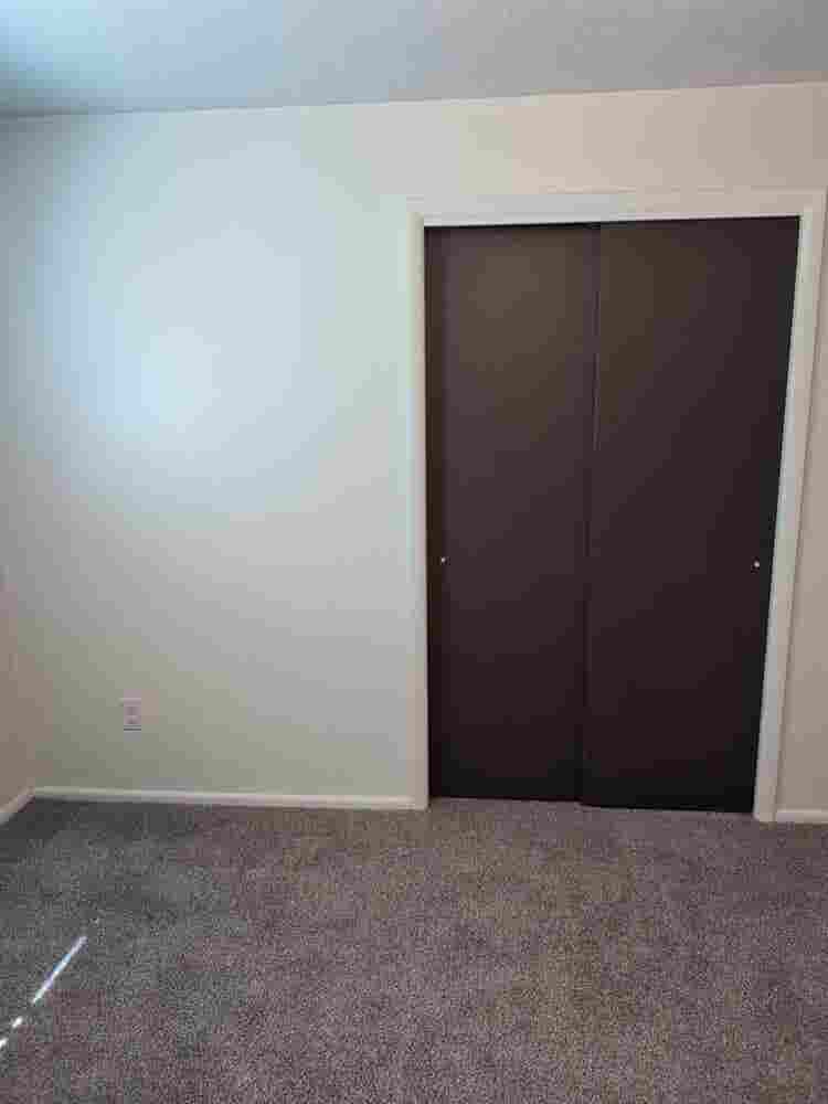 Looking for Female Roommate