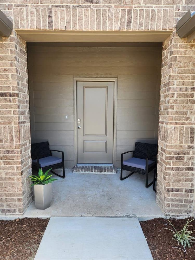 Bathroom for rent $