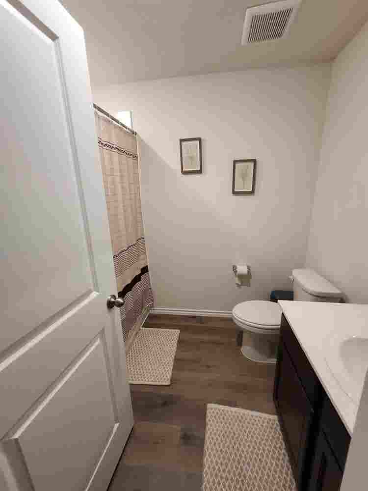 Bathroom for rent $