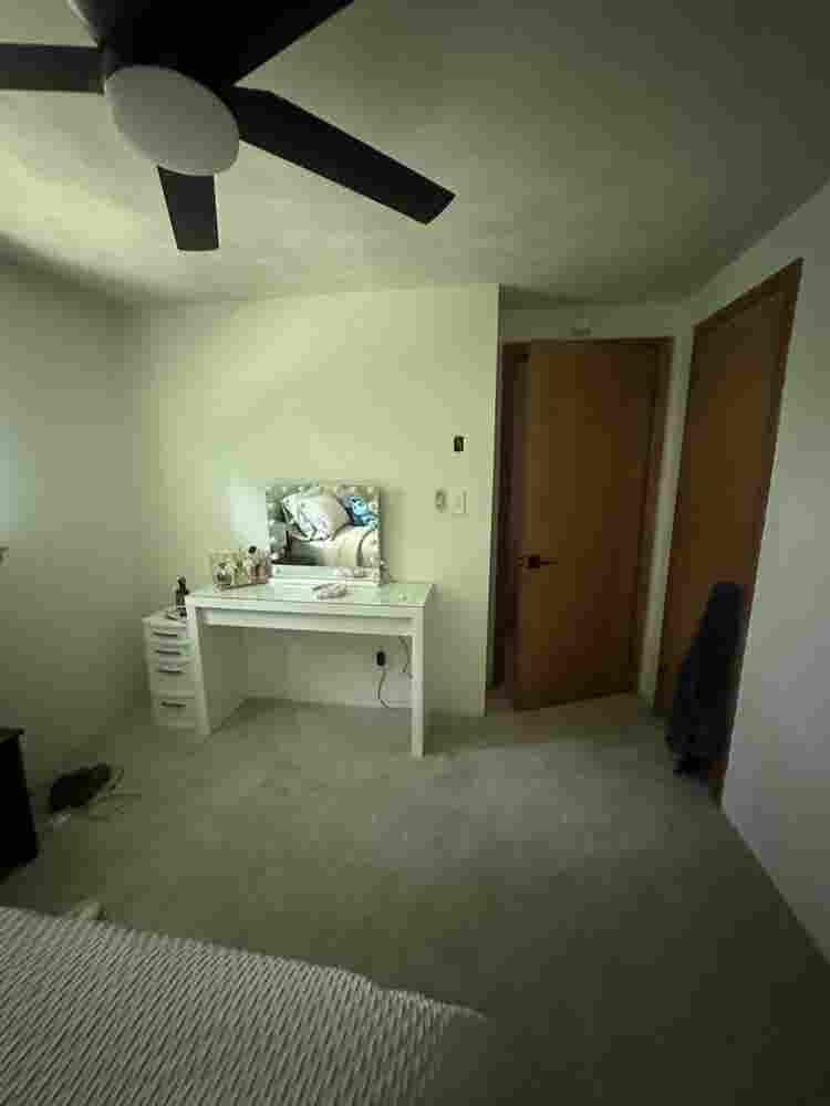 Looking for roommates