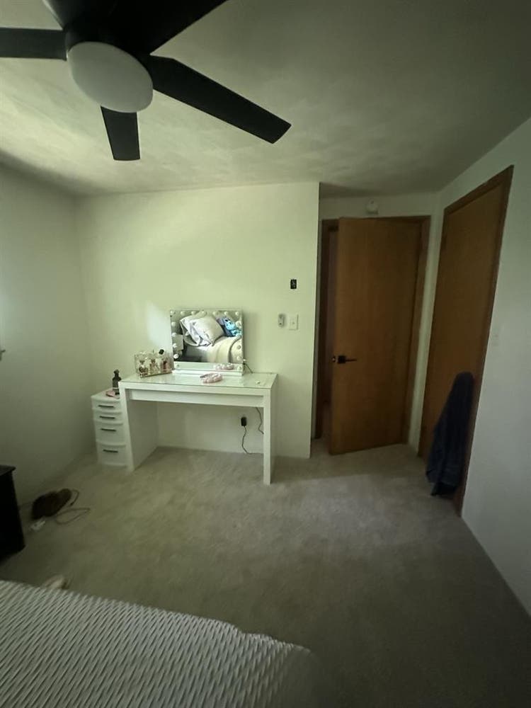 Looking for roommates