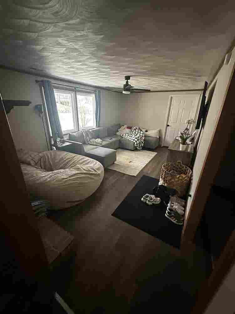 Looking for roommates