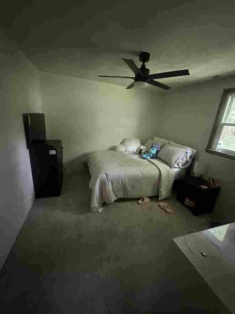 Looking for roommates